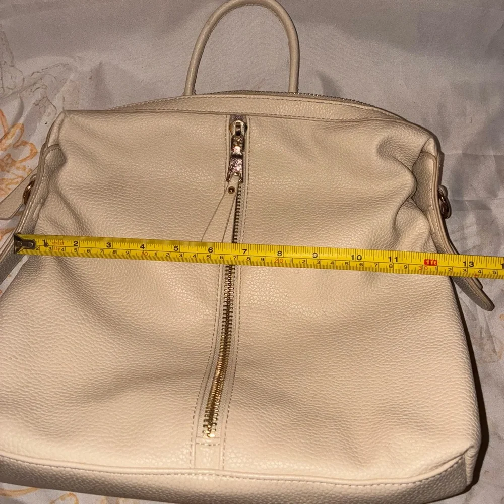 Sakroots Cream & Black Wallet Paired W/ a Cream Colored Backpack From Urban - Picture 7 of 12